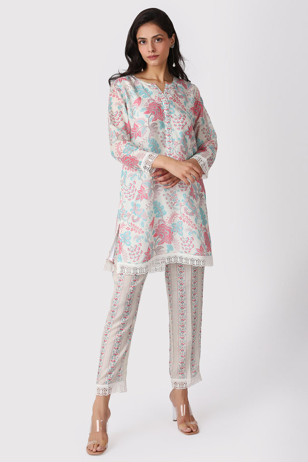 IVORY LACE LOUNGE SET